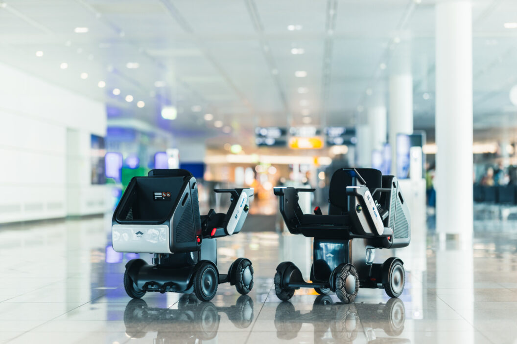 Autonome Rollstühle am Flughafen Terminal 2 in München